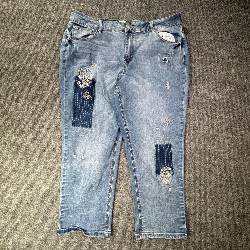 EST 1946 Denim Jeans Womens 16 Blue Embroidered Patch Distressed Capri